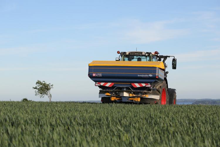 M35W plus 3000 L and Fendt 29 Large